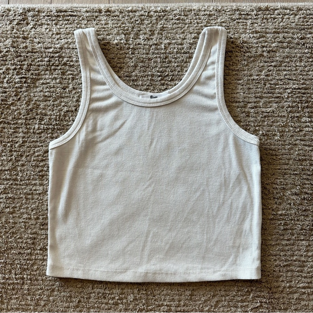 Women’s ivory ribbed beige crop tank - s/m